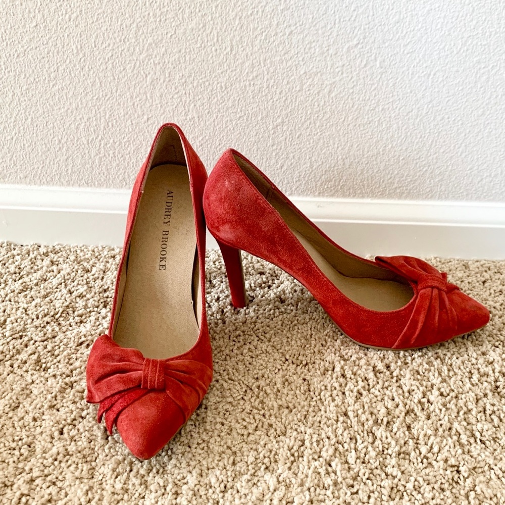 Audrey Brook Pump
